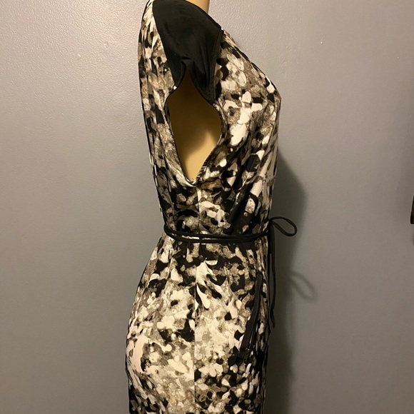 Shirt dress with zip pockets and tie waist - Picture 3 of 7